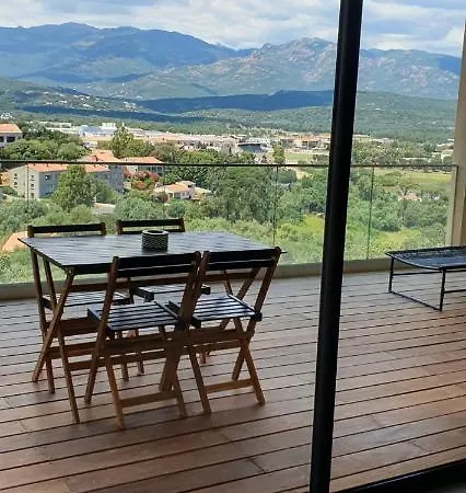 2 Pieces Dans Le Centre Historique De Vecchio