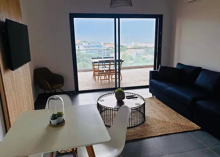 2 Pièces Dans Le Centre Historique De Vecchio *